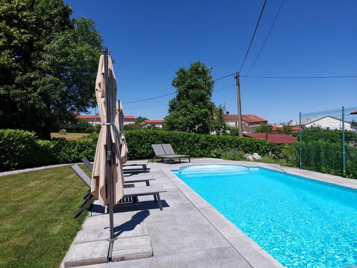 Guesthouse Pri Mihelovih Sežana Exteriér fotografie