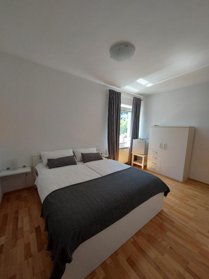 Guesthouse Pri Mihelovih Sežana Exteriér fotografie