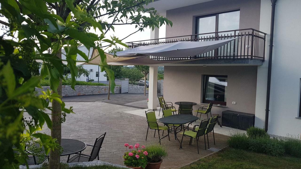 Guesthouse Pri Mihelovih Sežana Exteriér fotografie